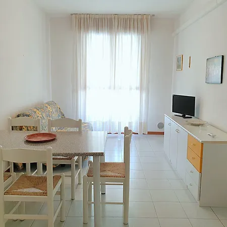 And Cozy Flat 100m From The - Beahost *