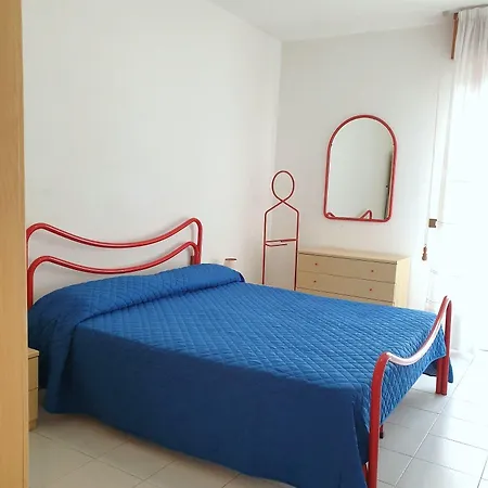 And Cozy Flat 100m From The - Beahost *